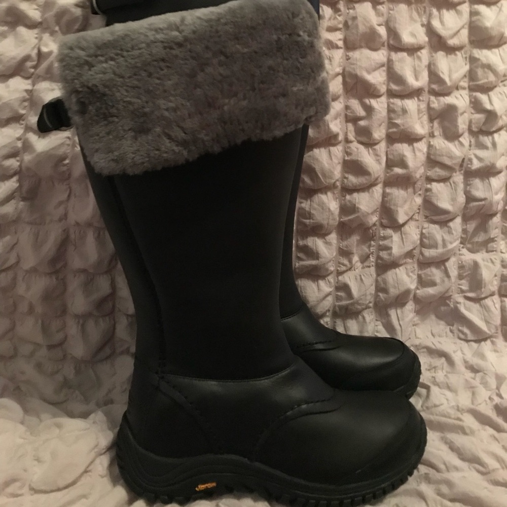 Leather Ugg boots 👢